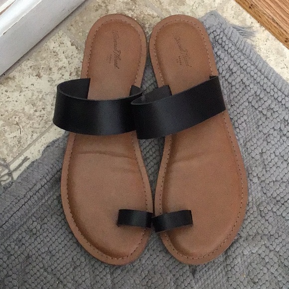 Universal Thread Shoes - Universal thread sandals